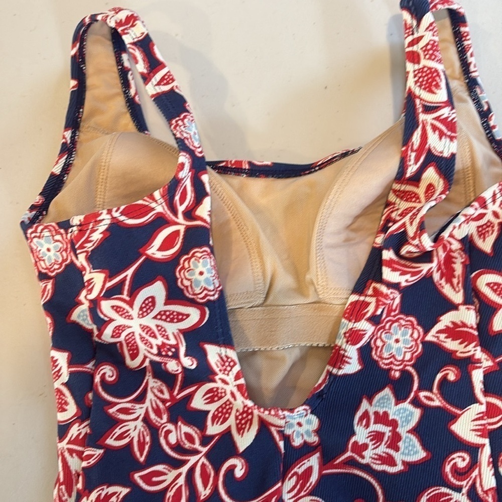 Land’s End - women’s one piece bathing suit.  Size 6.  Blue floral. - Picture 4 of 15